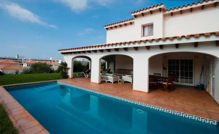 Macarena Menorca Nyaraló Santo Tomás